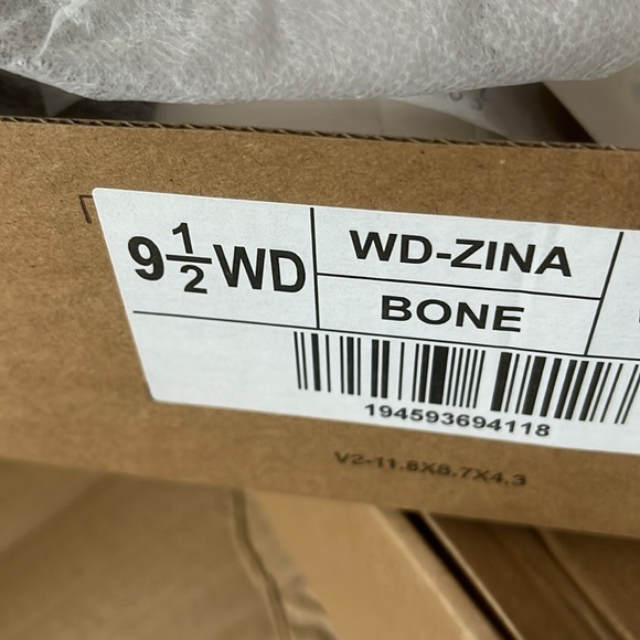 Journee Collection Women Zina Oxford Lace-Up Lug Sole Loafer Shoes Size 9WD NIB - Picture 11 of 11